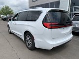 Used 2024 Chrysler Pacifica Pinnacle image 5