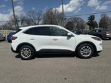 Used 2020 Ford Escape SE image 2
