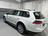 Used 2019 Volkswagen Golf Alltrack SE image 2