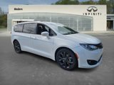 Used 2018 Chrysler Pacifica Limited image 2