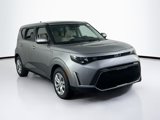 Used 2023 Kia Soul LX image 3