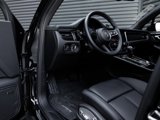 Used 2024 Porsche Macan image 4