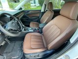 Used 2022 Volkswagen Passat 2.0T image 5