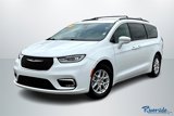 Used 2022 Chrysler Pacifica Touring-L image 3