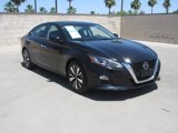 Used 2022 Nissan Altima 2.5 SV image 2