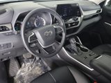 Used 2023 Toyota Highlander XLE image 2
