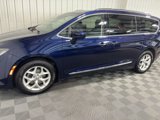 Used 2017 Chrysler Pacifica Touring-L Plus image 2
