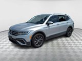 Used 2022 Volkswagen Tiguan SE w/ Panoramic Sunroof Package image 3
