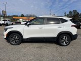 Used 2023 Kia Seltos EX image 4