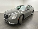 Used 2018 Chrysler 300 Touring L image 4