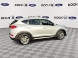 Used 2017 Hyundai Tucson SE image 2