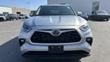 Used 2022 Toyota Highlander XLE image 3