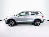 Used 2024 Volkswagen Taos SE image 4