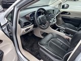 Used 2023 Chrysler Pacifica Limited image 5