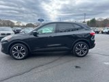 Used 2022 Ford Escape SE w/ SE Sport Appearance Package image 4