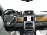 Used 2010 Chrysler Town & Country Limited w/ Entertainment Group #3 image 5