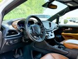 Used 2021 Chrysler Pacifica Pinnacle image 3