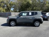 Used 2022 Jeep Renegade Latitude image 2