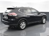 Used 2016 Nissan Rogue SV image 3