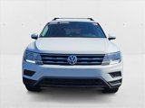 Used 2018 Volkswagen Tiguan SE w/ Panoramic Sunroof Package image 2