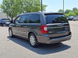 Used 2015 Chrysler Town & Country Touring w/ Driver Convenience Group image 4