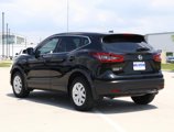 Used 2020 Nissan Rogue Sport S image 3