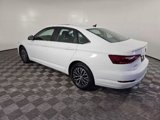 Used 2021 Volkswagen Jetta SE w/ SE Cold Weather Package image 5