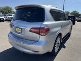 Used 2017 INFINITI QX80 4WD w/ Deluxe Technology Package image 3