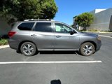 Used 2017 Nissan Pathfinder S image 6
