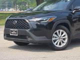 Used 2022 Toyota Corolla Cross LE image 2