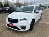 Certified 2023 Chrysler Pacifica Touring-L image 3
