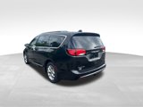 Used 2018 Chrysler Pacifica Touring-L image 5