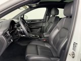 Used 2024 Porsche Macan image 5
