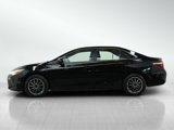 Used 2016 Toyota Camry LE image 2