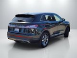 Used 2022 Lincoln Nautilus FWD w/ Premium Package image 5