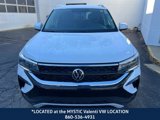 Certified 2022 Volkswagen Taos SE image 3