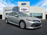 Used 2018 Toyota Camry LE image 4