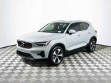 Used 2025 Volvo XC40 B5 Core image 3