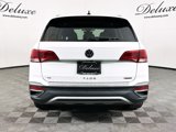 Used 2023 Volkswagen Taos SE w/ Panoramic Sunroof Package image 5