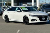 Used 2018 Honda Accord Touring image 2