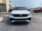 Used 2023 Volkswagen Tiguan SE R-Line image 2