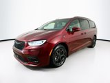 Used 2021 Chrysler Pacifica Limited w/ Uconnect Theater Family Group image 3