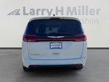Certified 2023 Chrysler Pacifica Touring-L image 4