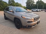 Used 2017 Jeep Cherokee Limited image 2