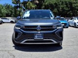 Certified 2022 Volkswagen Taos SE image 2