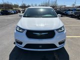 Used 2022 Chrysler Pacifica Touring-L image 3