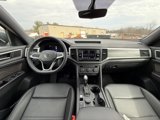 Certified 2022 Volkswagen Atlas Cross Sport SE image 3