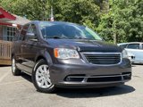Used 2015 Chrysler Town & Country Touring image 3