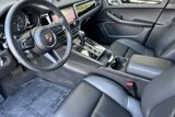 Certified 2024 Porsche Macan image 4