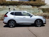 Used 2017 Nissan Rogue SL w/ SL Premium Package image 2